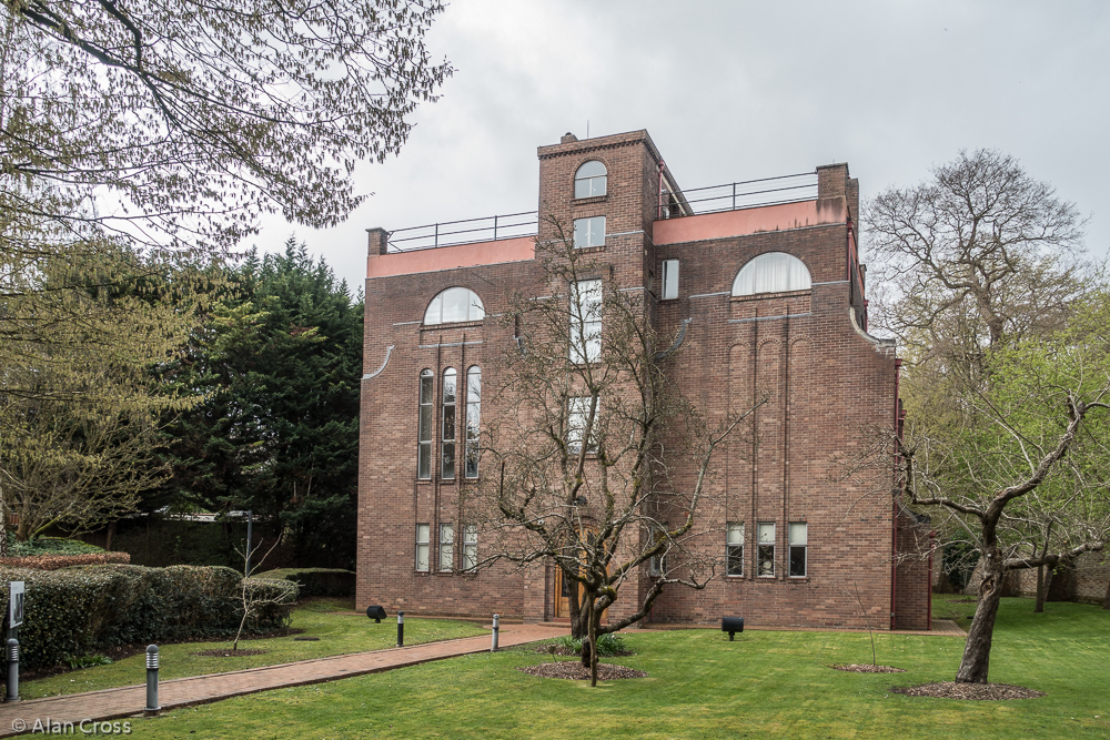 Dorich House Museum: once the home of sculptor Dora Gordine and Sir Richard Hare