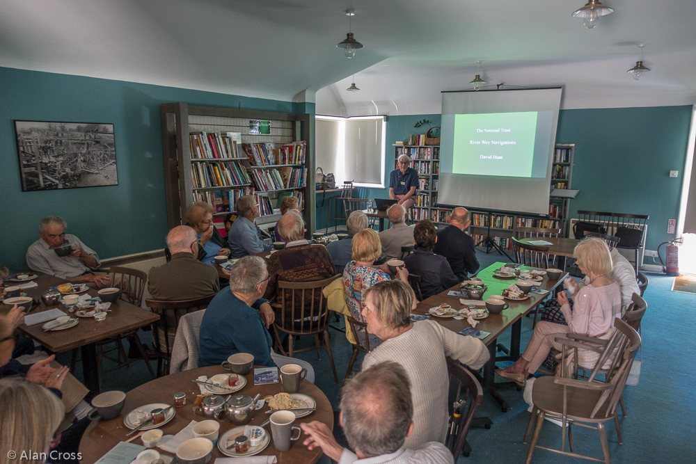 David Hunt presenting his illustrated talk