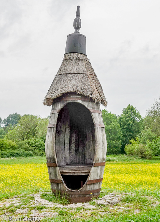 Wine pipe seat